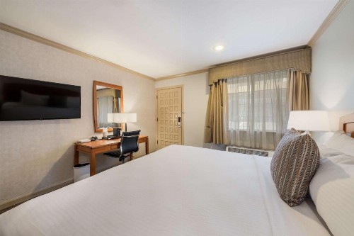 SureStay Plus Hotel by Best Western Mountain View - image 2