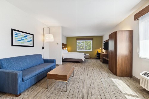 Hotel Fairchild - image 27