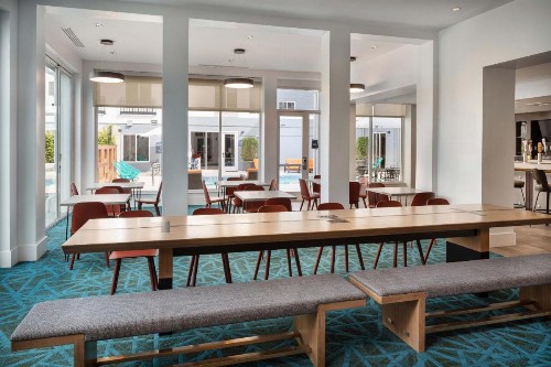 Aloft Mountain View - image 3