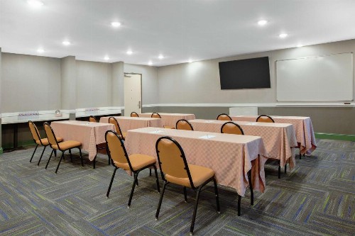 Hampton Inn & Suites Mountain View - image 36