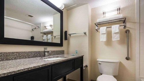 Best Western Mulberry Hotel - image 2