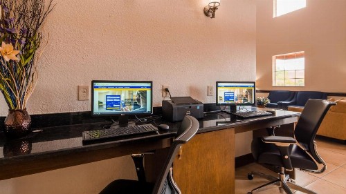 Best Western Mulberry Hotel - image 8