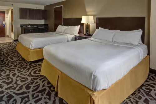 Holiday Inn Express Murfreesboro Central an IHG Hotel - image 2