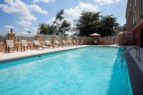 Holiday Inn Express Murfreesboro Central an IHG Hotel - image 4