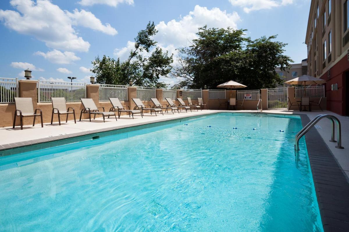 Holiday Inn Express Murfreesboro Central an IHG Hotel - image 4