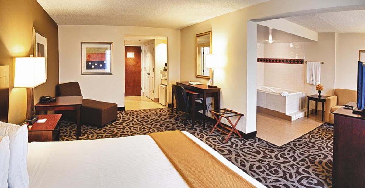 Holiday Inn Express Murfreesboro Central an IHG Hotel - image 5