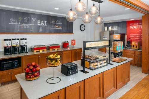 Hampton Inn & Suites Murfreesboro - image 23