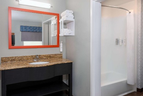 Hampton Inn & Suites Murfreesboro - image 36