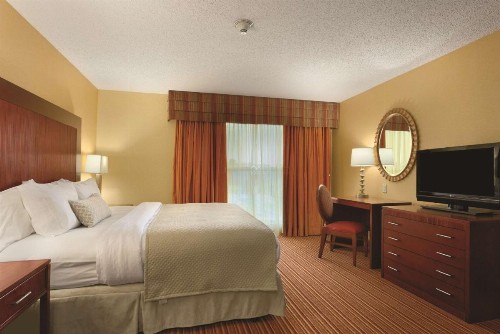 Embassy Suites Murfreesboro - Hotel & Conference Center - image 32