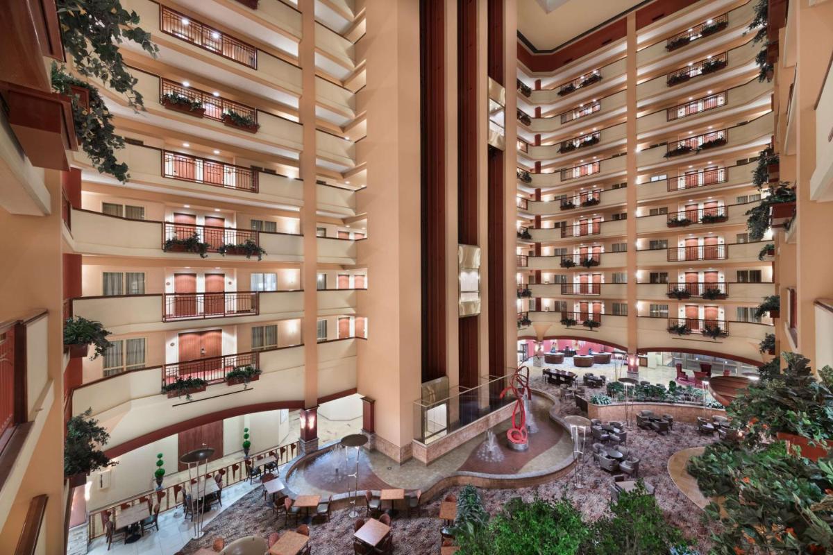 Embassy Suites Murfreesboro - Hotel & Conference Center - image 4