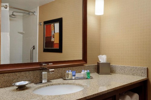 DoubleTree by Hilton Murfreesboro - image 40