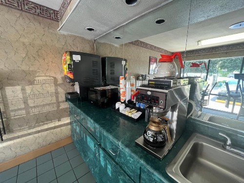 Econo Lodge Inn & Suites Murfreesboro - image 16