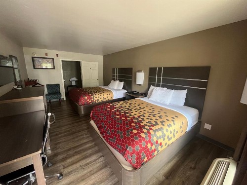 Econo Lodge Inn & Suites Murfreesboro - image 31