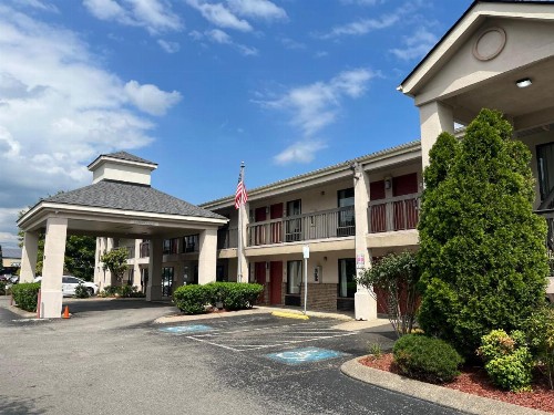 Econo Lodge Inn & Suites Murfreesboro - image 32