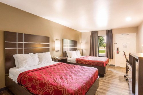 Econo Lodge Inn & Suites Murfreesboro - image 33