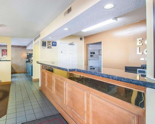 Econo Lodge Inn & Suites Murfreesboro - image 35