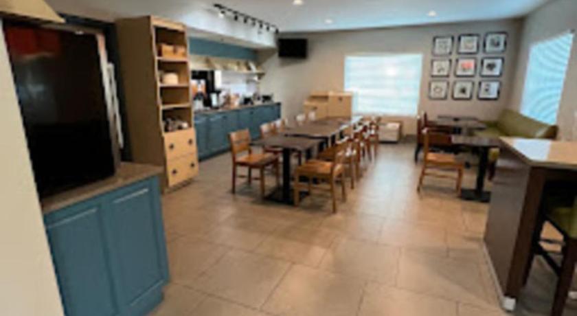 Country Inn & Suites by Radisson Murfreesboro TN - image 5