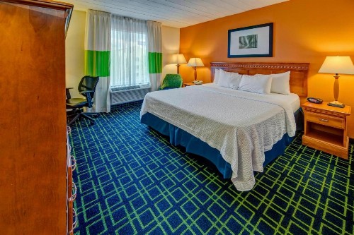 Fairfield Inn & Suites by Marriott Murfreesboro - image 5