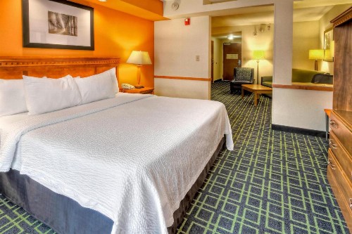 Fairfield Inn & Suites by Marriott Murfreesboro - image 7