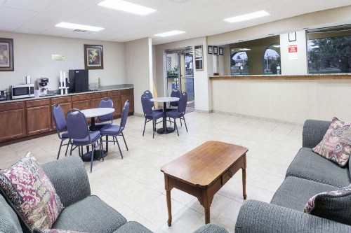 Knights Inn Murfreesboro - image 13