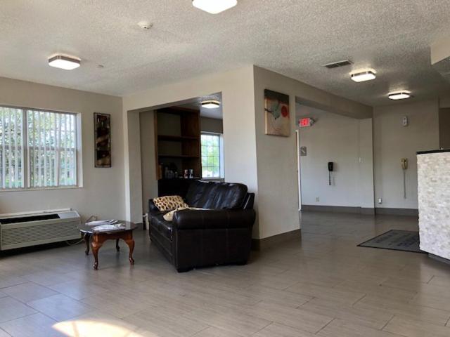 Microtel Inn by Wyndham - Murfreesboro - image 2