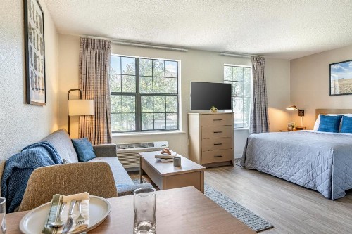 InTown Suites Extended Stay Murfreesboro TN Old Fort Pkwy - image 8