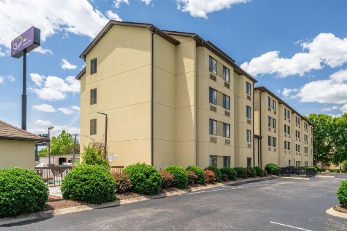 Sleep Inn Murfreesboro - image 2