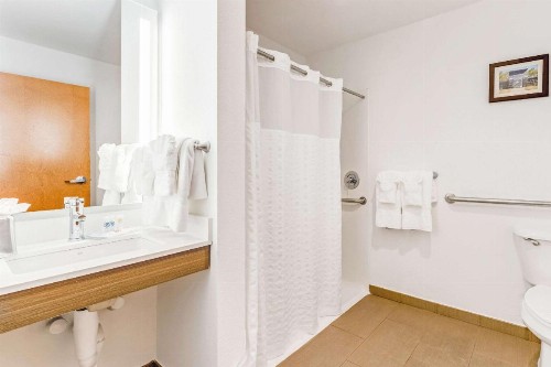 Comfort Suites Murfreesboro - image 23