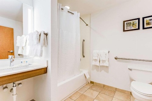 Comfort Suites Murfreesboro - image 32
