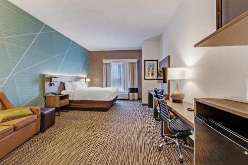Comfort Suites Murfreesboro - image 36
