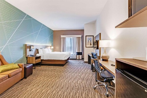 Comfort Suites Murfreesboro - image 38