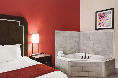 Days Inn & Suites by Wyndham Murfreesboro - image 5