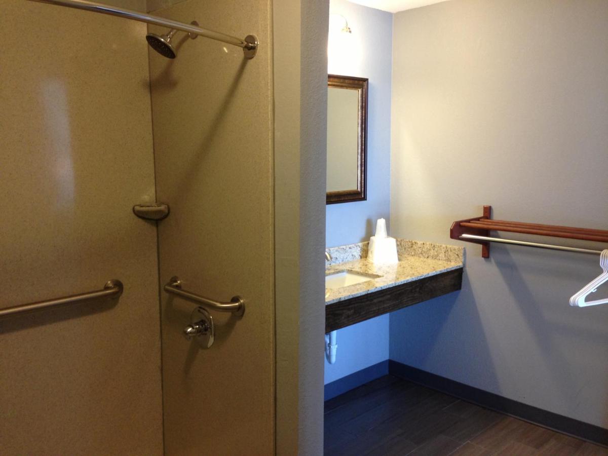 Safari Inn - Murfreesboro - image 3