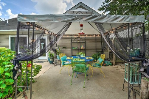 Enchanting Murfreesboro Cottage with Garden! - image 1