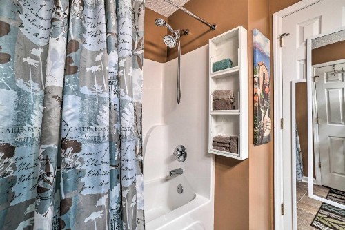 Enchanting Murfreesboro Cottage with Garden! - image 13