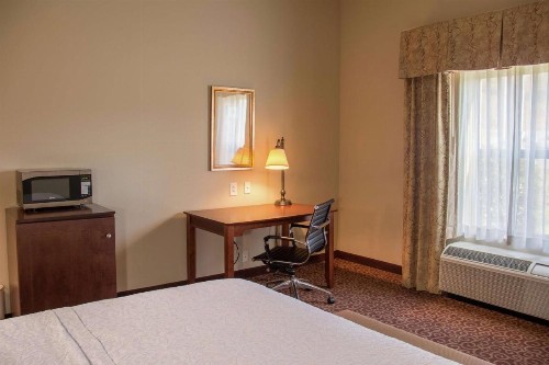 Hampton Inn Murphy - image 12