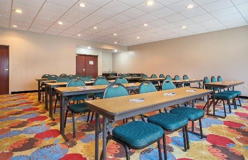 Holiday Inn Express & Suites Murphy an IHG Hotel - image 11