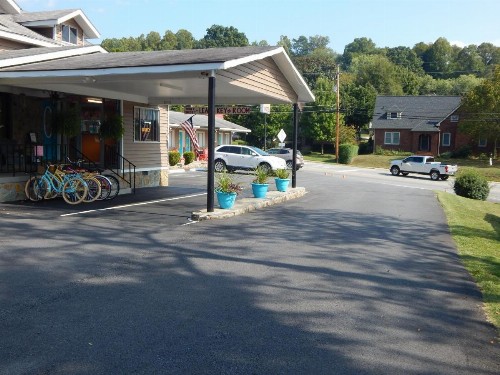 Sunset Motel - image 13