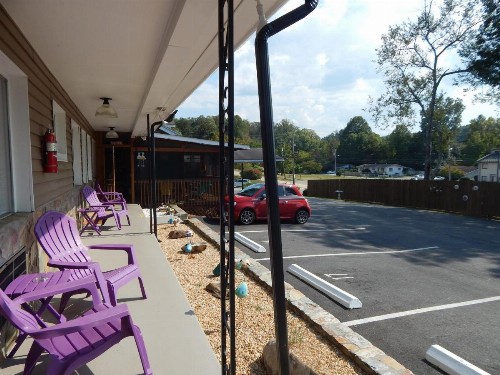 Sunset Motel - image 38