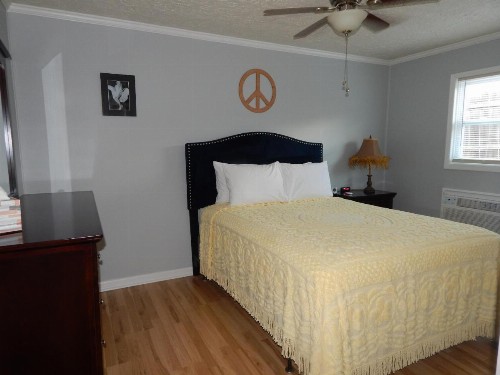 Sunset Motel - image 41