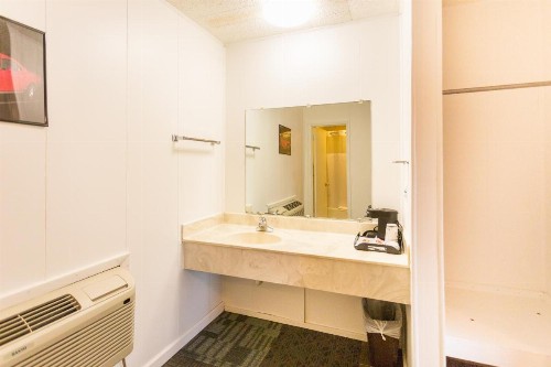 Sunset Motel - image 45