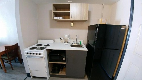 Garden City Inn - image 22
