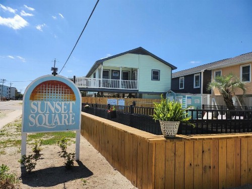 Sunset Square 104 L Home