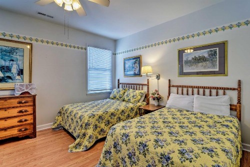 Oceanfront 'Lee Cottage' - 4 Miles to Marsh Walk! - image 10