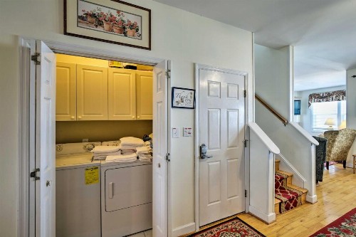 Oceanfront 'Lee Cottage' - 4 Miles to Marsh Walk! - image 12