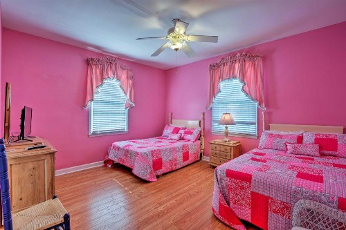 Oceanfront 'Lee Cottage' - 4 Miles to Marsh Walk! - image 5