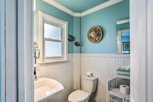 Breezy Beach Getaway Condo with Deck and Grill! - image 10