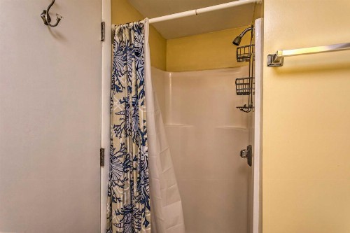Beach Lovers Haven Oceanfront Condo with Pool - image 7