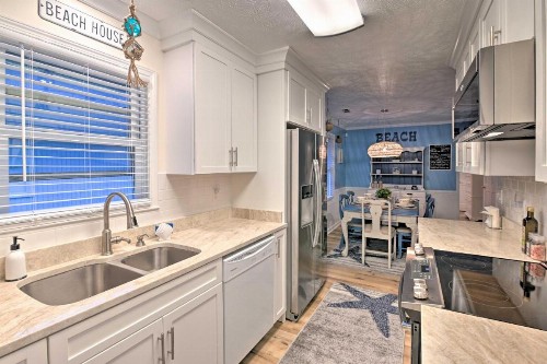 Murrells Inlet Home - Steps to the Beach! - image 8