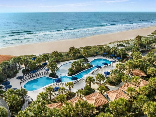 Royale Palms Condominiums - image 1